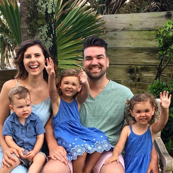 Meet your Posher! - Picture 3 of 3